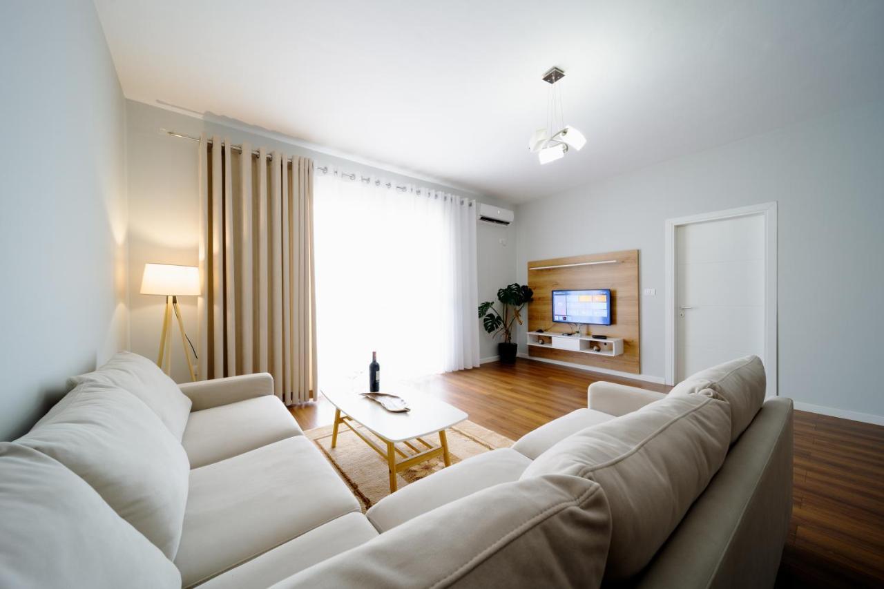 Apartamente Tirana Esterno foto