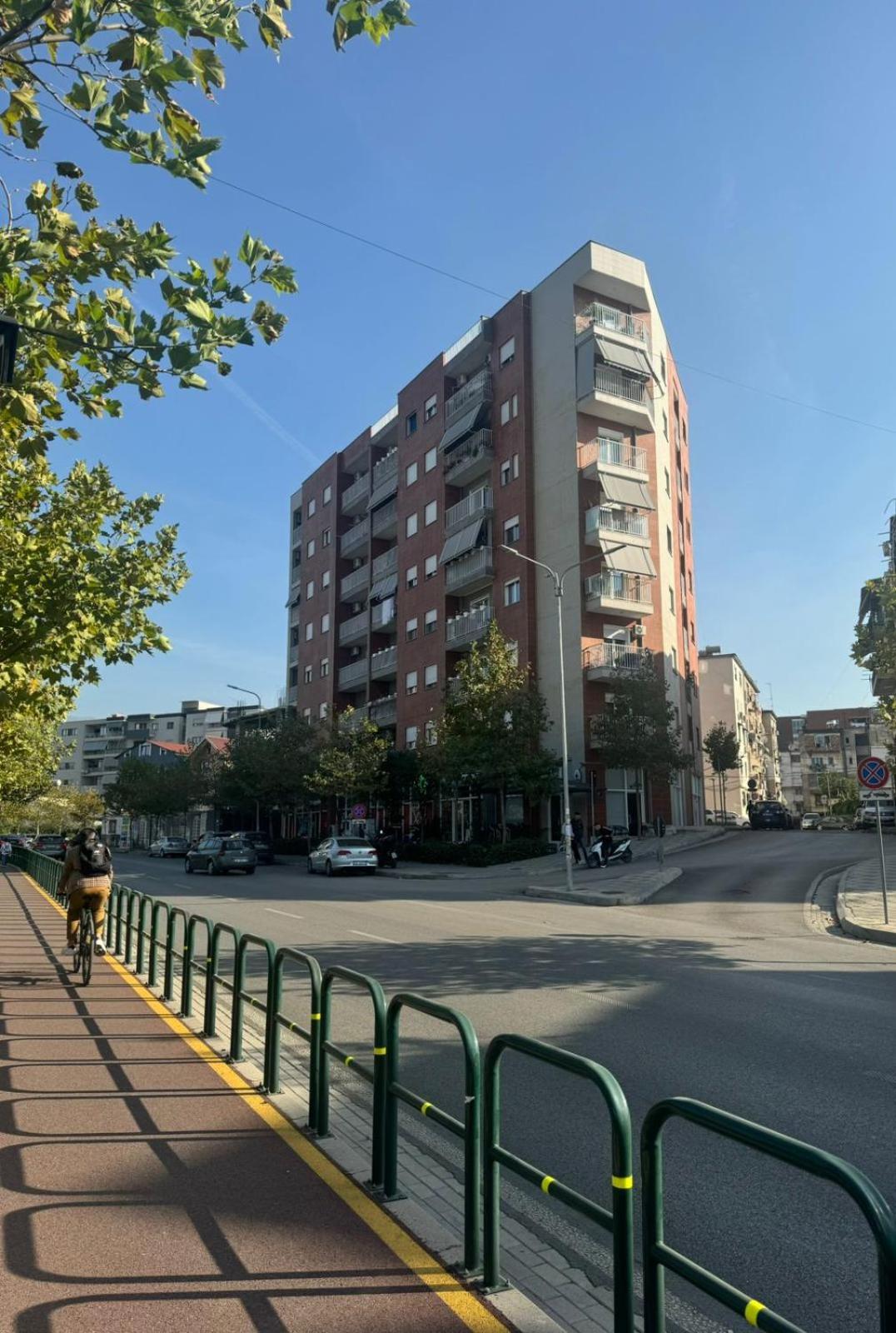 Apartamente Tirana Esterno foto